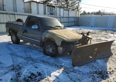 2002 Chevrolet Silverado K1500 из США, поврежденный, VIN 1GCEK14T52Z150260